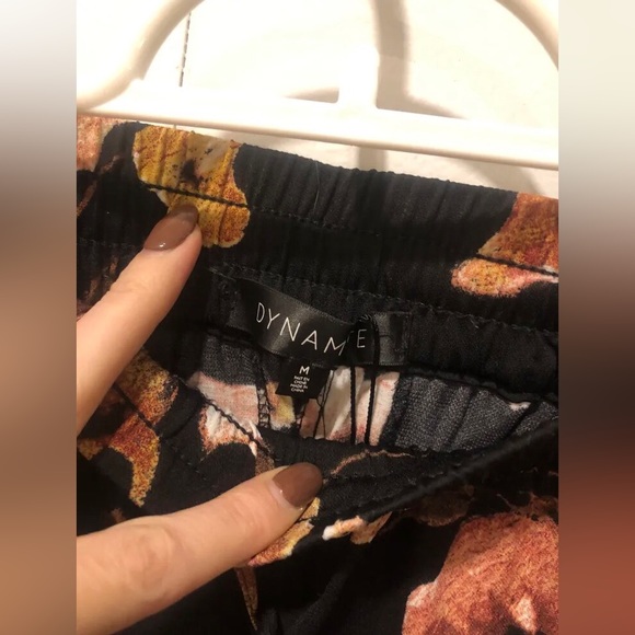 DYNAMITE Sacha floral pants - Picture 2 of 6